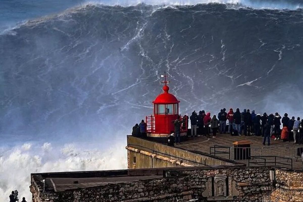 Óbidos and Nazaré (Medieval History and Giant Waves)